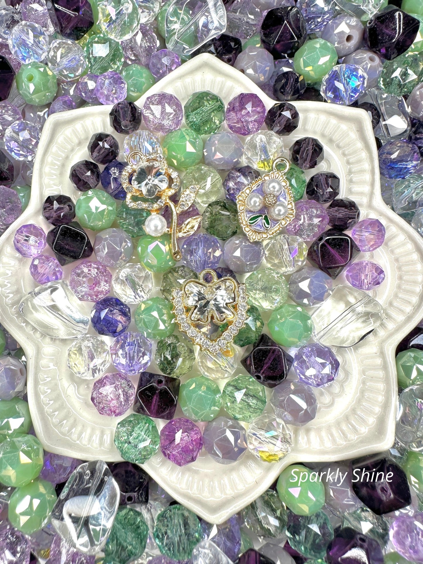 ✨SOLDES✨ Éclat d'Améthyste et Fluorite (perles à facettes en verre)